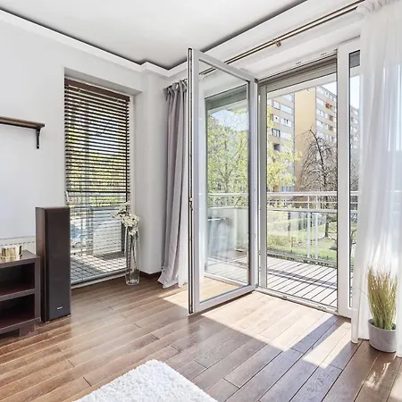 Apartament Comfy With Parking By Renters