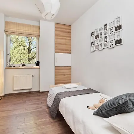 Comfy With Parking By Renters